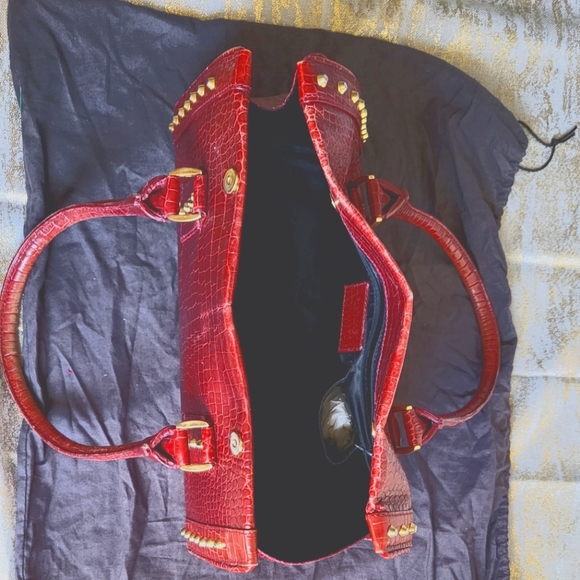 Vintage Red crocodile embossed leather with gold studs - Picture 6 of 10